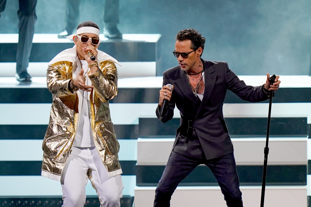 Updated with photos from Premio Lo Nuestro – Marc Anthony and Daddy ...